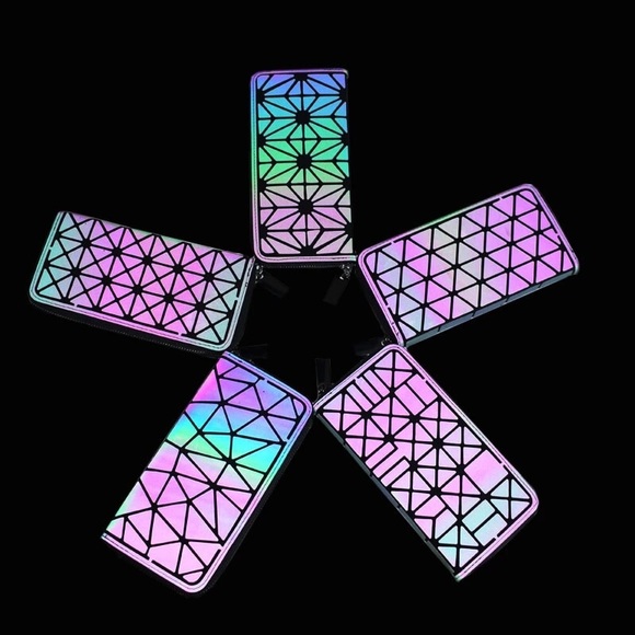 🔥😍 1 LEFT Light Reflective Wallets 😍🔥 - Picture 5 of 12